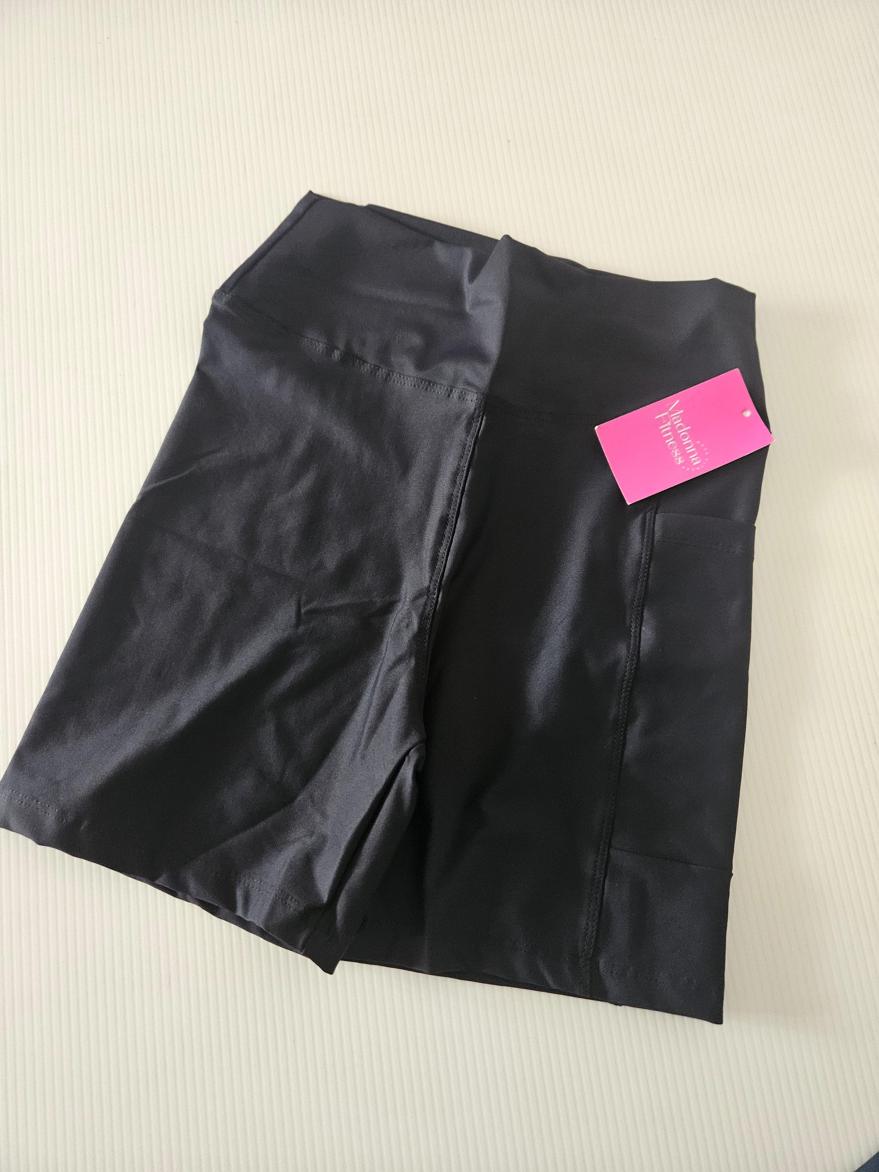 Short Tamila