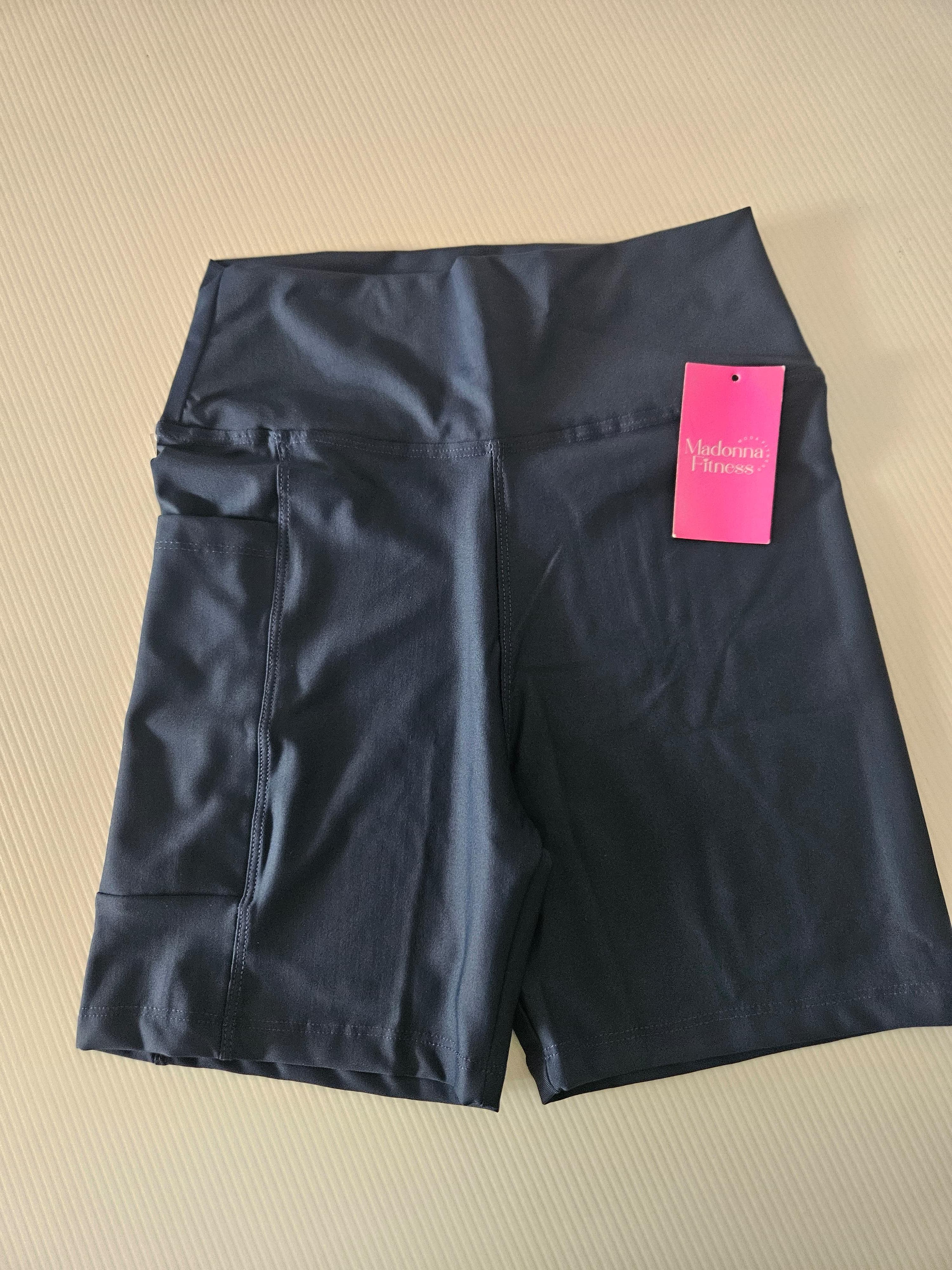Short Tamila