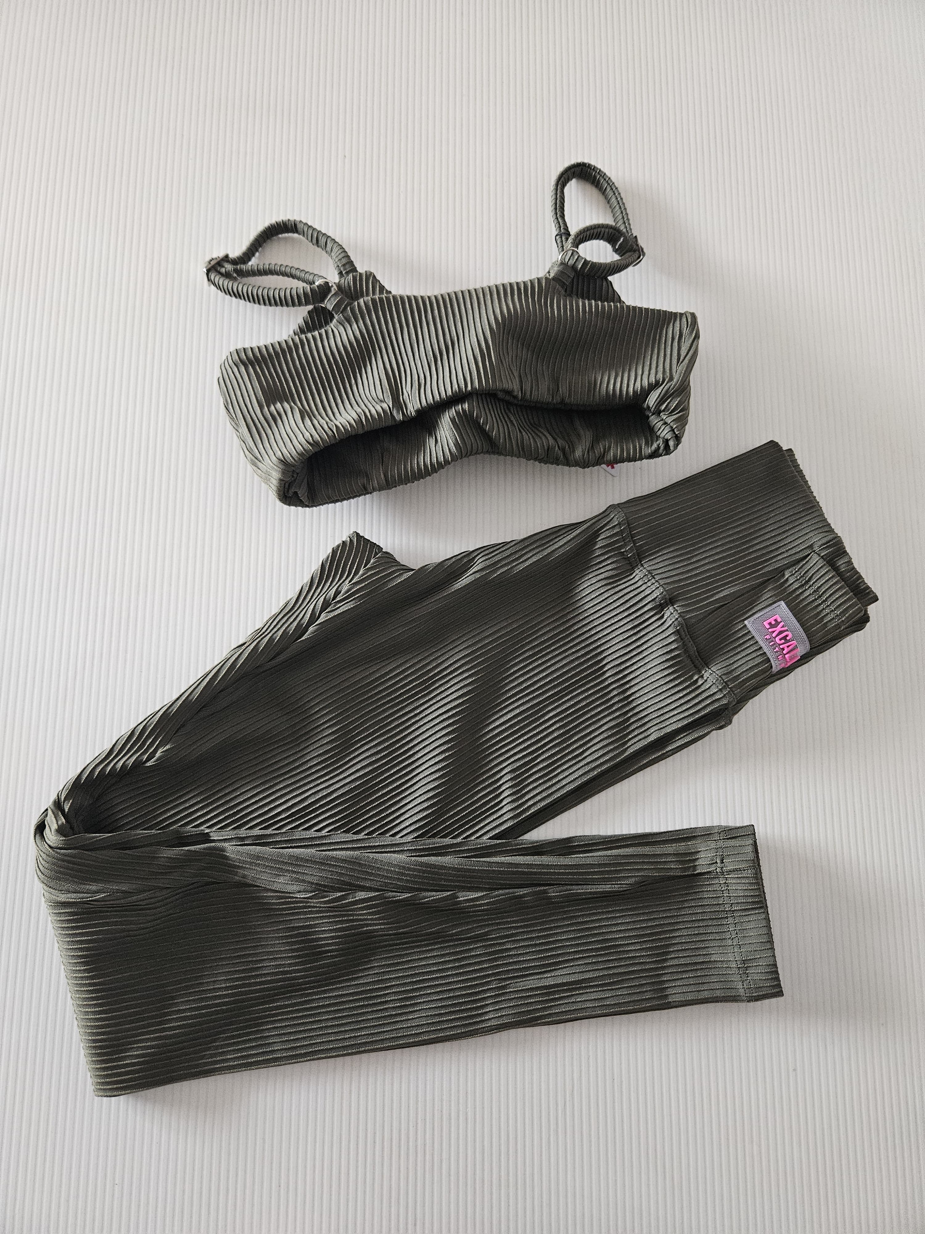 Conjunto Olivia canelado 3D